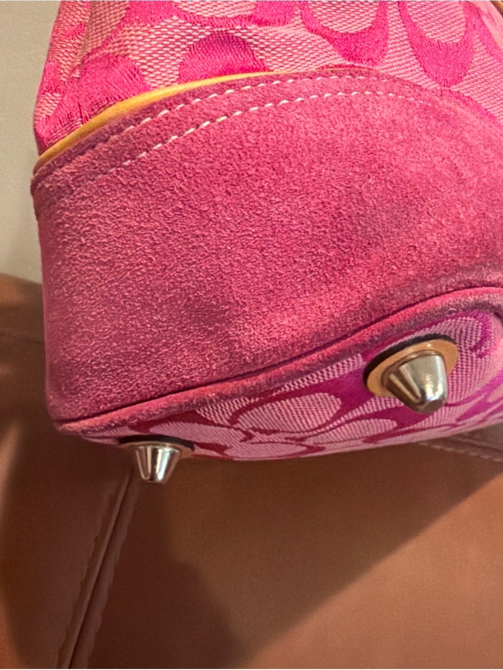 Coach 6892 Signature Pink
Hampton Bag - Picture 6 of 10